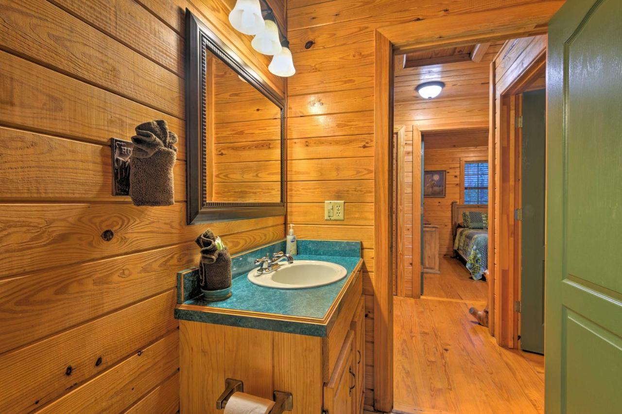 Vila Hochatown Hideaway With Hot Tub, Grill And Fire Pit! Stephens Gap Exteriér fotografie
