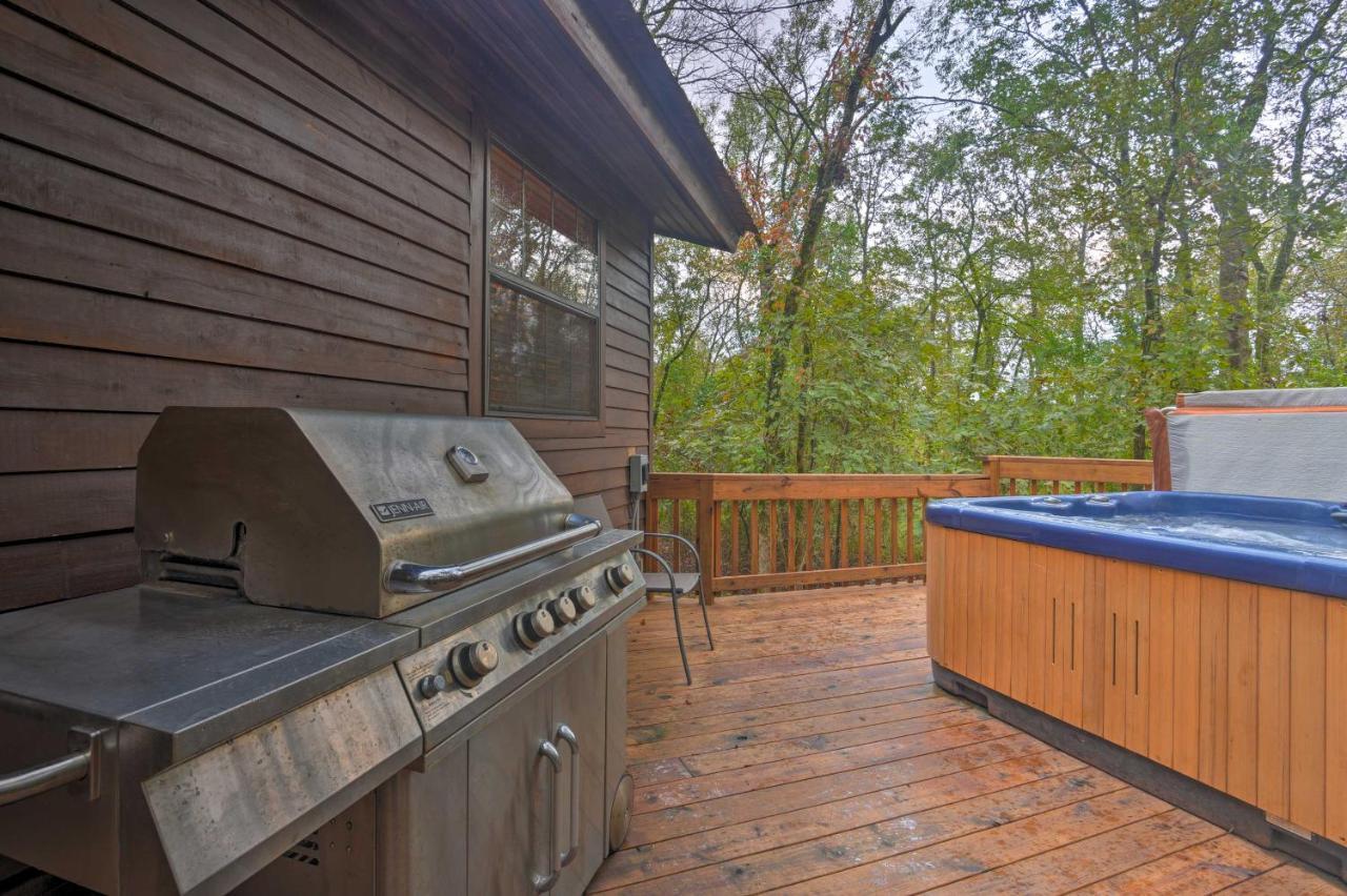 Vila Hochatown Hideaway With Hot Tub, Grill And Fire Pit! Stephens Gap Exteriér fotografie