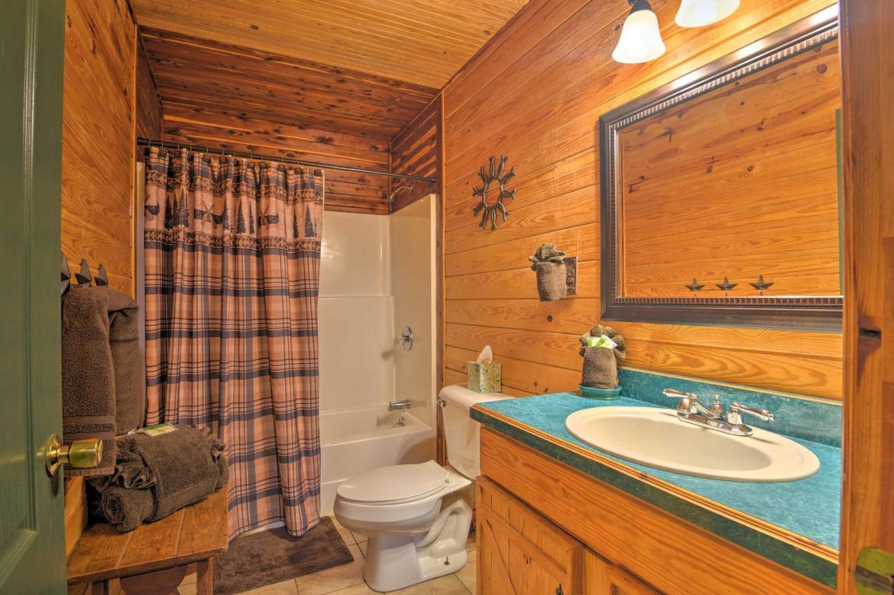 Vila Hochatown Hideaway With Hot Tub, Grill And Fire Pit! Stephens Gap Exteriér fotografie